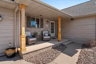 2776 Steamboat Springs, Green Bay, WI 54313 - Photo 4