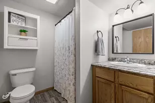 223 Allen Ave, Oshkosh, WI 54901 - Photo 18