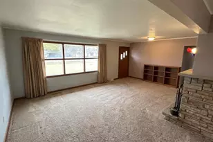 N70W13080 Brentwood Dr, Menomonee Falls, WI 53051 - Photo 2