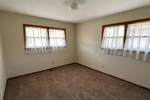 N70W13080 Brentwood Dr, Menomonee Falls, WI 53051 - Photo 4