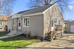 1033 Mather St, Green Bay, WI 54303 - Photo 2