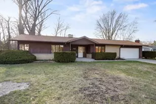 729 12th Ave, Sturgeon Bay, WI 54235 - Photo 2