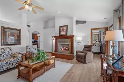 2190 Daly Drive, Green Bay, WI 54311 - Photo 10