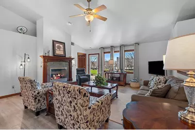 2190 Daly Drive, Green Bay, WI 54311 - Photo 8