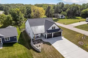 W881 Summit Ct, Green Lake, WI 54941 - Photo 6
