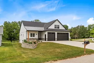 W881 Summit Ct, Green Lake, WI 54941 - Photo 1