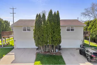 1395 Inverness Lane, Neenah, WI 54956 - Photo 2