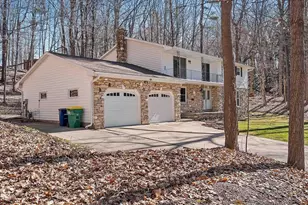383 Swiss Hill Dr, Green Bay, WI 54302 - Photo 4