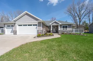 2517 Remington Rd, Green Bay, WI 54302 - Photo 1