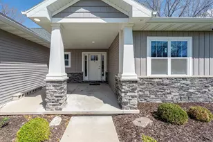 2517 Remington Rd, Green Bay, WI 54302 - Photo 2