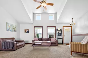 4102 E Braeburn Dr, Appleton, WI 54913 - Photo 6