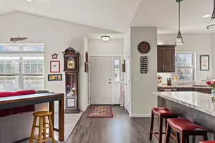 1210 Cameron Cir, Neenah, WI 54956 - Photo 4
