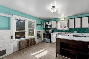 129 E Johnson St, Fond du Lac, WI 54935 - Photo 6