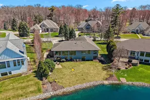 2405 Crown Pointe Blvd, Suamico, WI 54173 - Photo 20