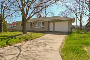 1593 Bond Ct, Green Bay, WI 54303 - Photo 2
