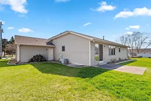 2621 Greenbrier Rd, Green Bay, WI 54311 - Photo 42