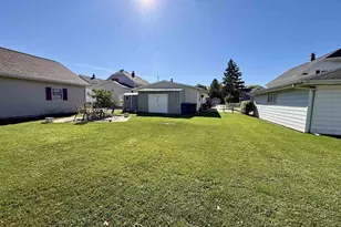 742 W 5th Ave, Oshkosh, WI 54902 - Photo 2