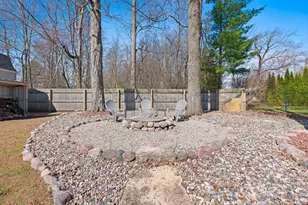 1810 Wood Ln, Green Bay, WI 54304 - Photo 8
