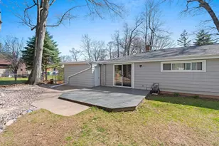 1810 Wood Ln, Green Bay, WI 54304 - Photo 10