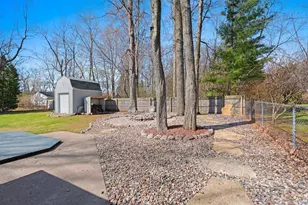 1810 Wood Ln, Green Bay, WI 54304 - Photo 6