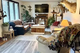1225 Delray Dr, Green Bay, WI 54304 - Photo 2
