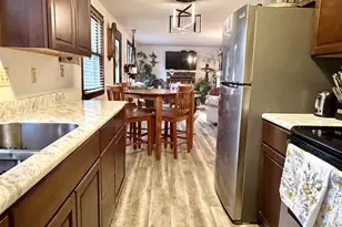 1225 Delray Dr, Green Bay, WI 54304 - Photo 8