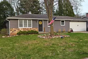 1225 Delray Dr, Green Bay, WI 54304 - Photo 1