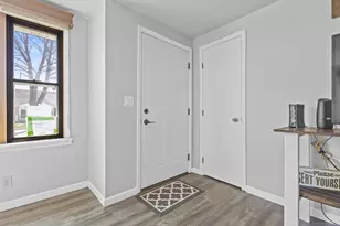 1204 Thorndale St, Green Bay, WI 54304 - Photo 4