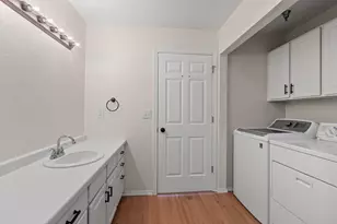 W6143 Victorian Dr, Appleton, WI 54915 - Photo 22