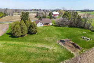 10013 Middle Rd, Manitowoc, WI 54220 - Photo 32