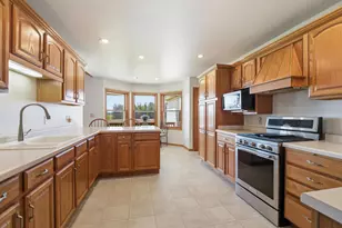 10013 Middle Rd, Manitowoc, WI 54220 - Photo 12