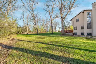 1840 Crown Dr, Oshkosh, WI 54904 - Photo 6
