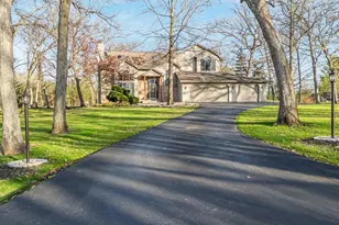 1840 Crown Dr, Oshkosh, WI 54904 - Photo 2