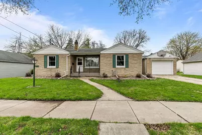 319 Spruce Street, Appleton, WI 54914 - Photo 1
