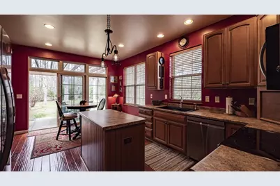 660 Sunset Drive, Waupaca, WI 54981 - Photo 4