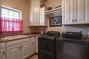 660 Sunset Dr, Waupaca, WI 54981 - Photo 10