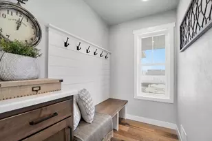 N8871 Killarney Way, Menasha, WI 54952 - Photo 22