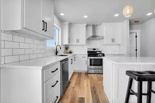 N8871 Killarney Way, Menasha, WI 54952 - Photo 12
