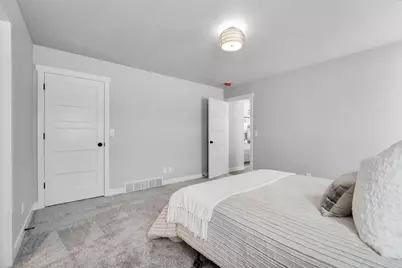 N8871 Killarney Way, Menasha, WI 54952 - Photo 18