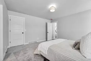 N8871 Killarney Way, Menasha, WI 54952 - Photo 18