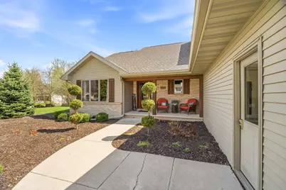 118 Shalimar Court, Combined Locks, WI 54113 - Photo 2