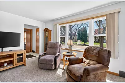704 W Wisconsin Avenue, Kaukauna, WI 54130 - Photo 4