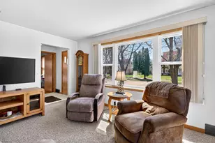 704 W Wisconsin Ave, Kaukauna, WI 54130 - Photo 4