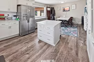 924 Barbara Ln, Marinette, WI 54143 - Photo 10