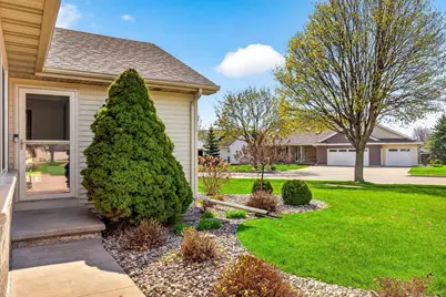 718 Applewood Drive, Kimberly, WI 54136 - Photo 2