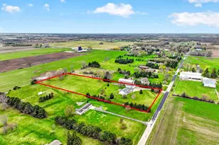 4665 Edgewood Dr, Appleton, WI 54913 - Photo 8
