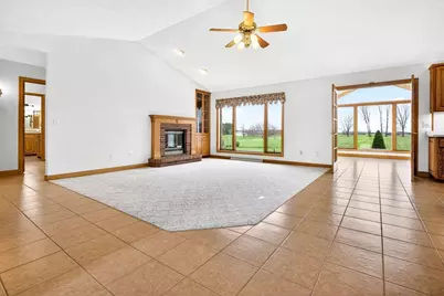 4665 Edgewood Drive, Appleton, WI 54913 - Photo 18