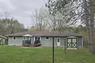 N2621 Woodland Cir, Waupaca, WI 54981 - Photo 4