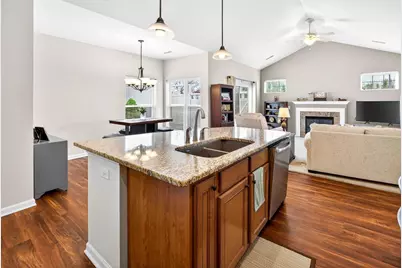 2104 Milestone Drive, Appleton, WI 54913 - Photo 6