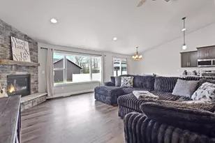 2909 Grand Cypress Ln, Green Bay, WI 54311 - Photo 10